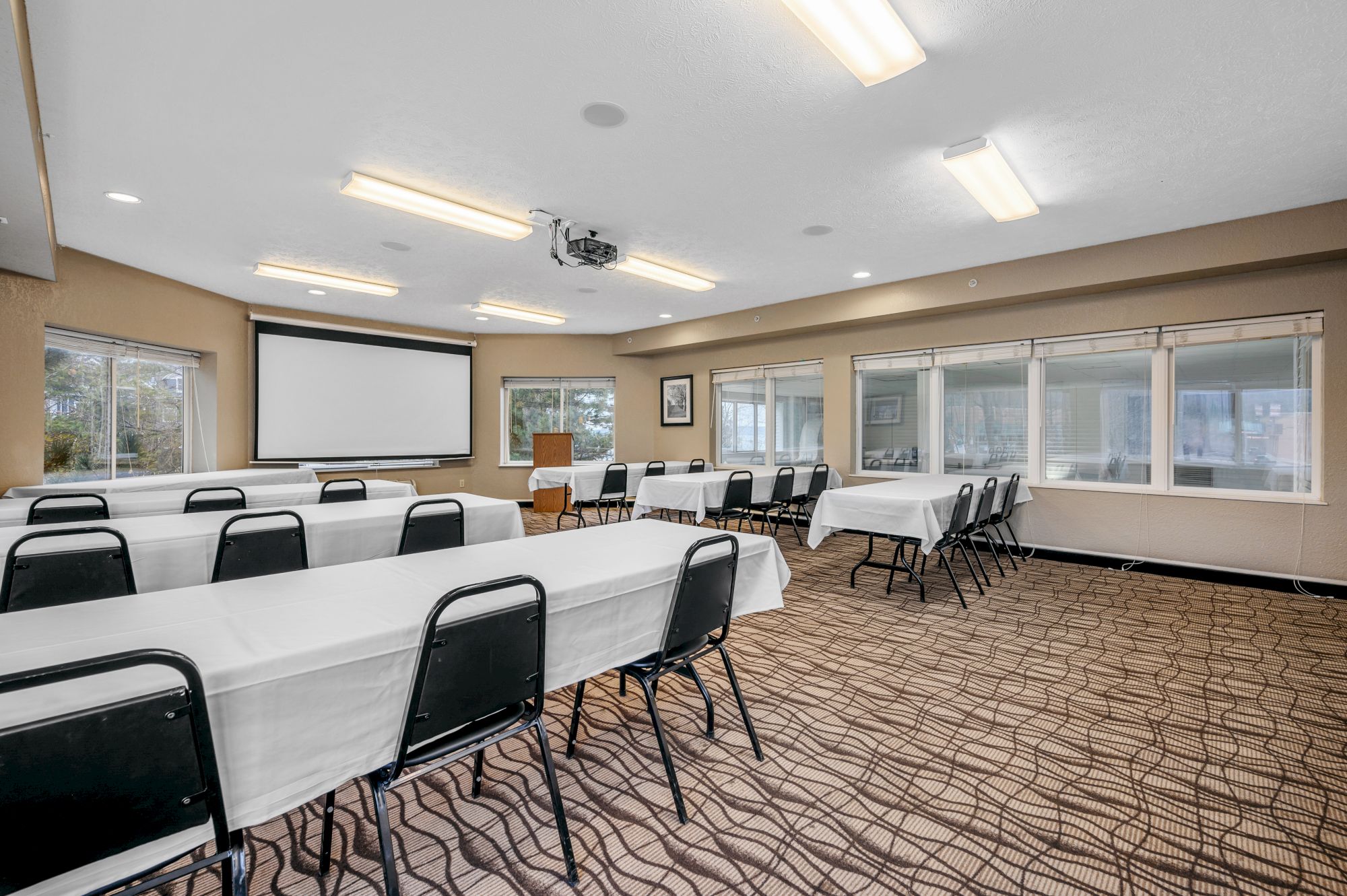 Cherry Tree Inn & Suites