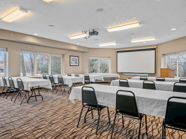 Cherry Tree Inn & Suites